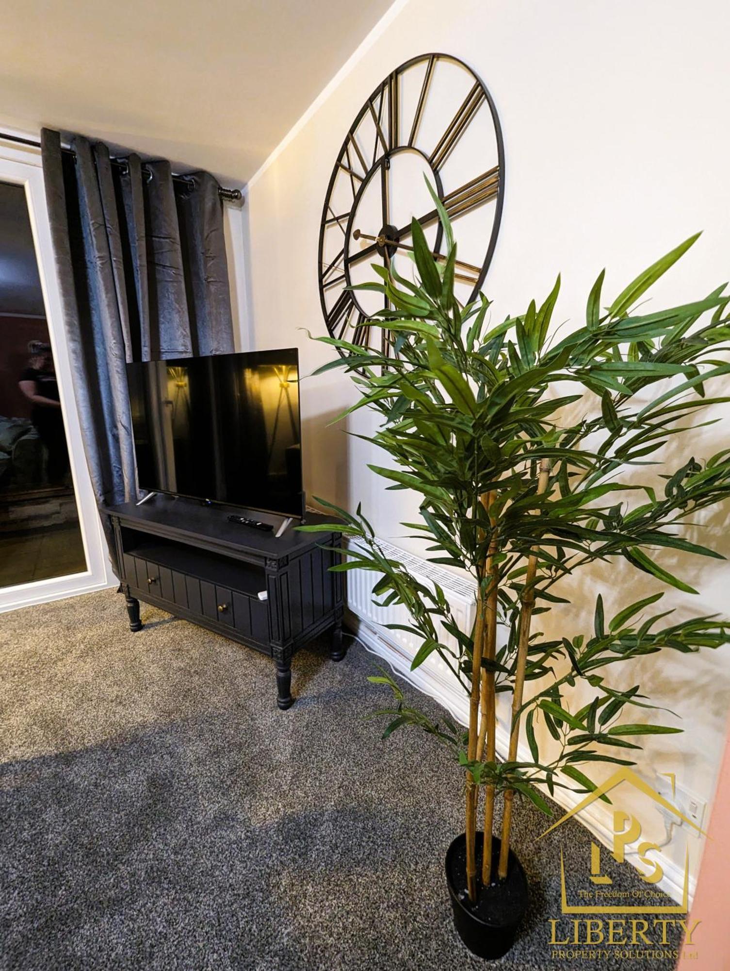6 Guests * 4 Bedroom * Free Wi-Fi *Huntingdon Exterior photo