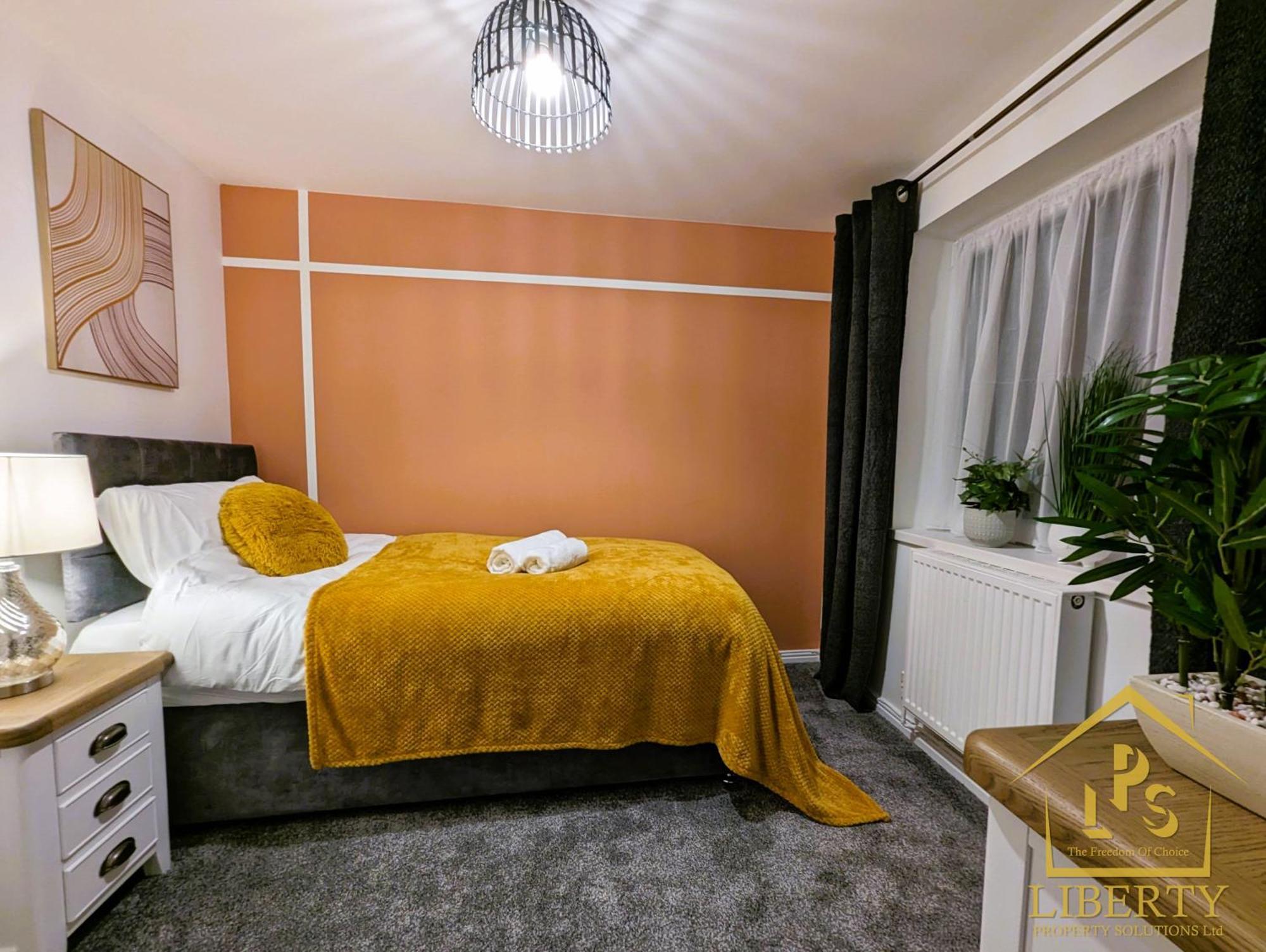 6 Guests * 4 Bedroom * Free Wi-Fi *Huntingdon Exterior photo