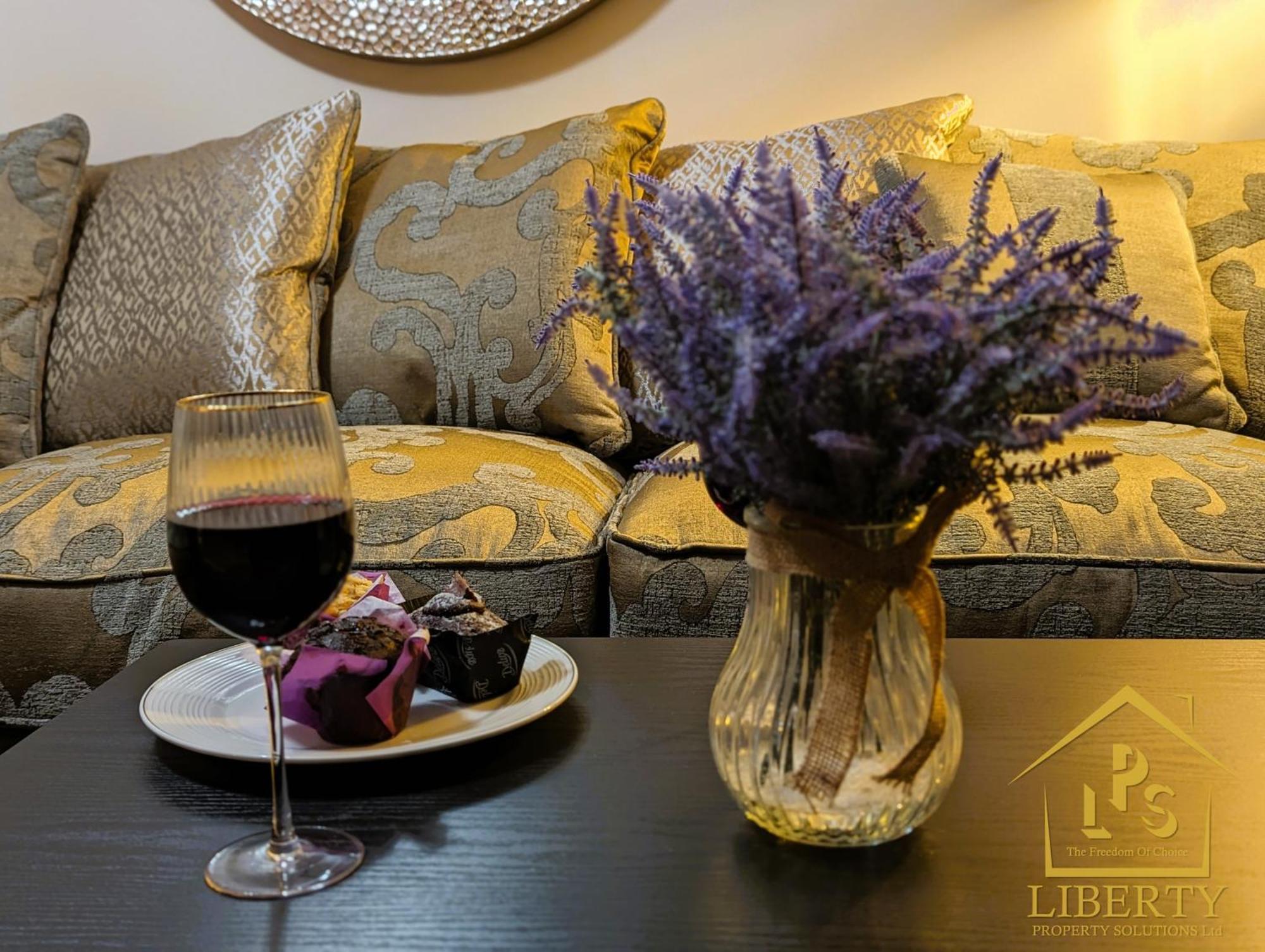 6 Guests * 4 Bedroom * Free Wi-Fi *Huntingdon Exterior photo