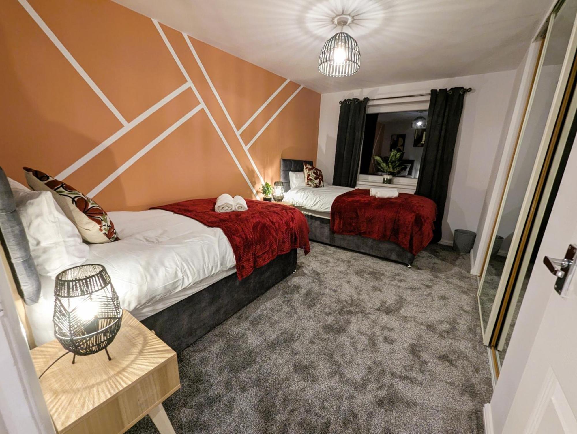 6 Guests * 4 Bedroom * Free Wi-Fi *Huntingdon Exterior photo